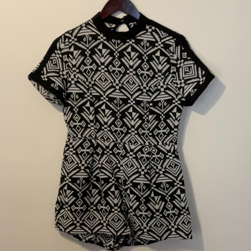 Aztec print Romper cutout back black/cream size L Boho New